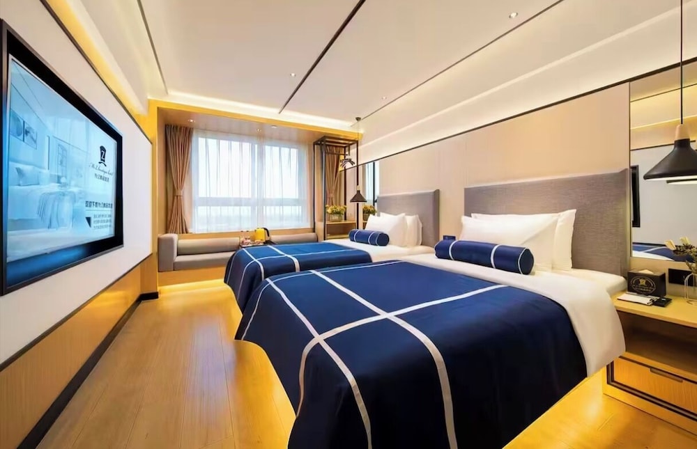 Classic Twin Room, City View