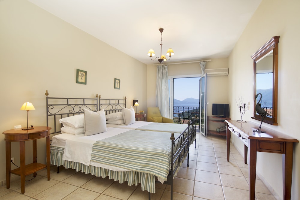 Superior Double or Twin Room, Sea View photo 2