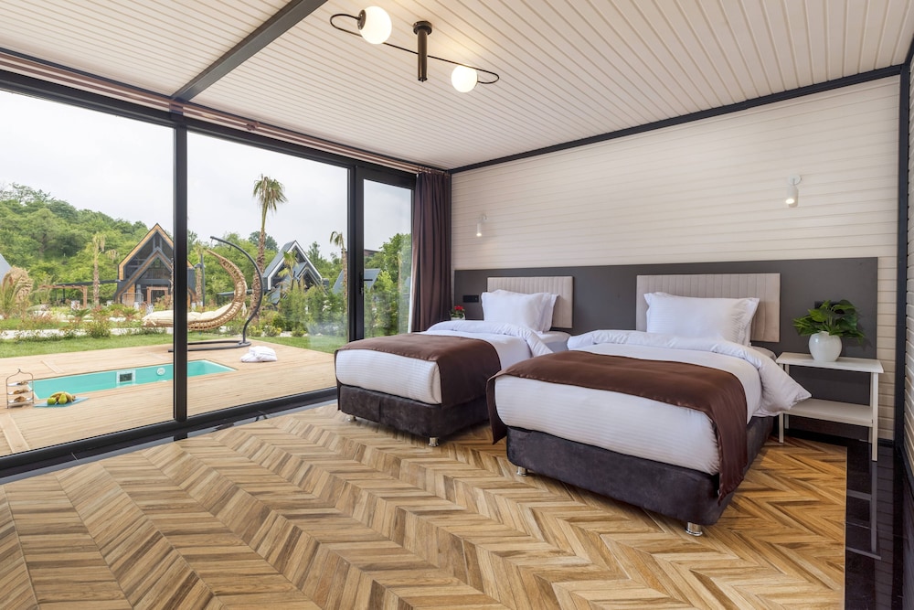 Deluxe Plus Bungalow - Photo 9