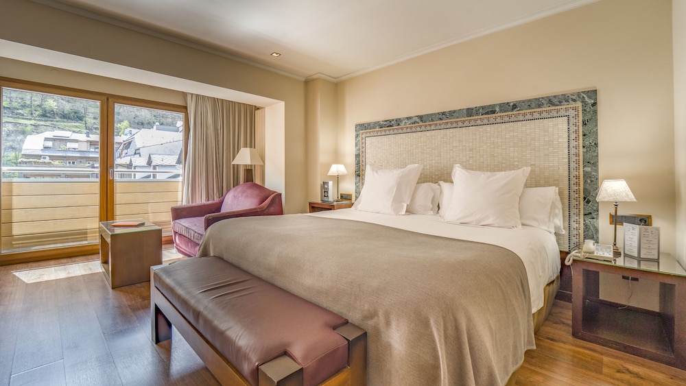 Deluxe Double or Twin Room, City View
