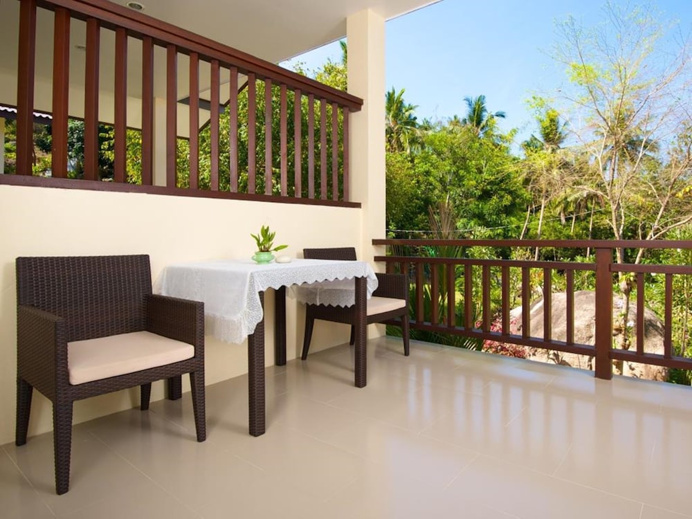 Jungle House furthest away from the beach with Double Bed photo 3