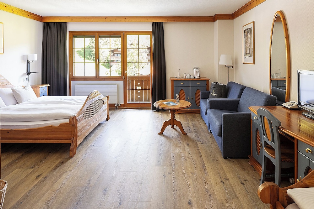 Family Triple Room, Balcony, Hill View photo 3