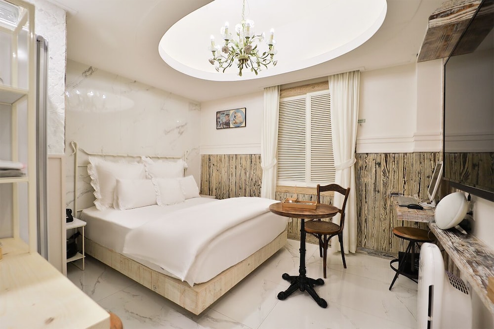 Deluxe Double Room photo 3