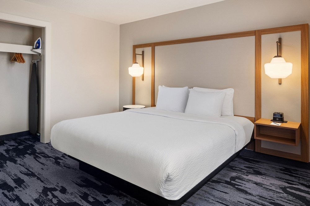 Suite, 1 Bedroom - Photo 2
