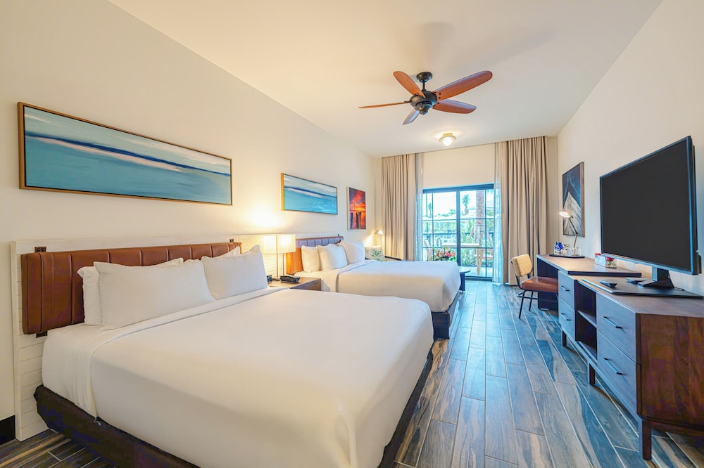 Premier Room, 2 Queen Beds, Patio, Poolside