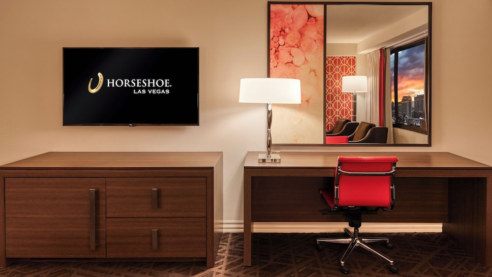 Room (Room Type Assigned on Arrival) - Photo 4