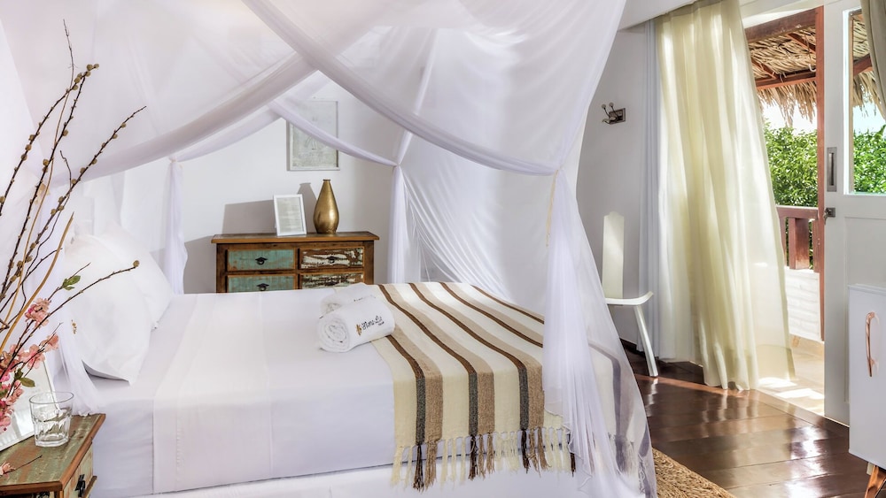 Deluxe Suite, 1 Queen Bed, Sea View photo 1