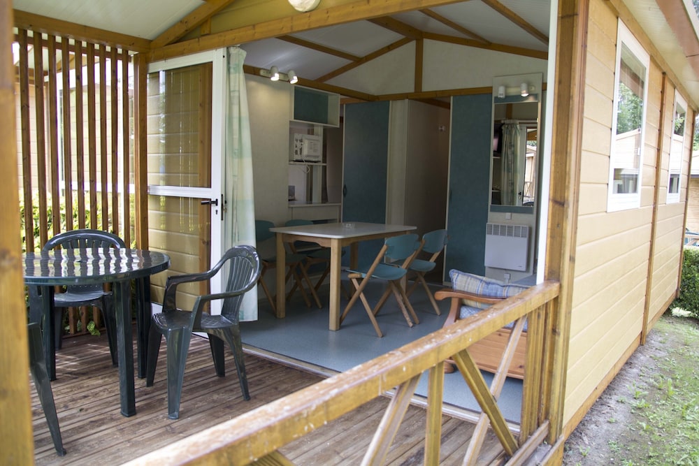 Basic Bungalow, 2 Bedrooms (B) photo 3