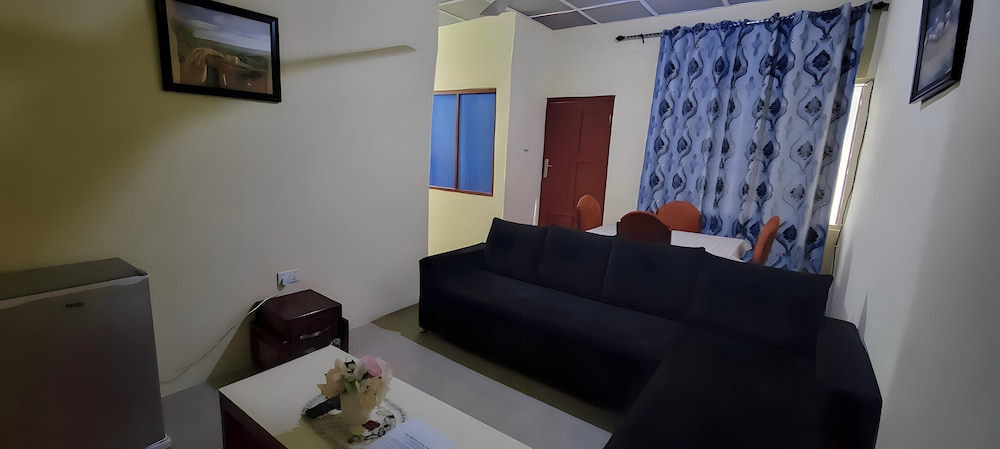 Basic Apartment photo 2
