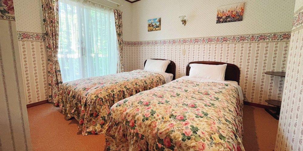 Basic Twin Room photo 2