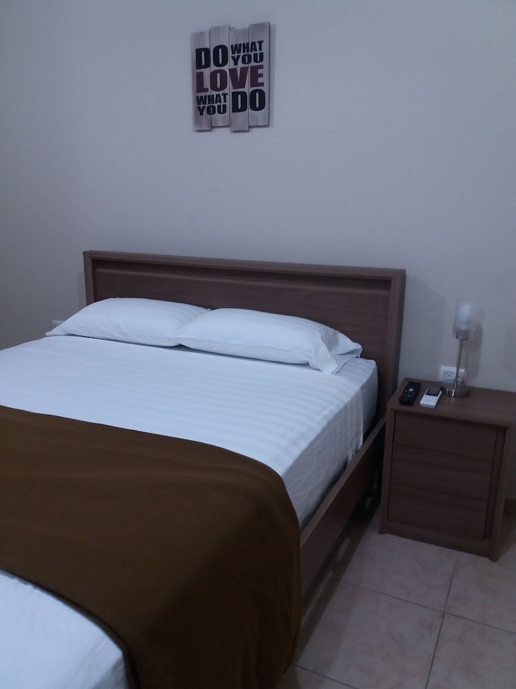 Deluxe Suite, 1 Queen Bed, Ensuite, Ground Floor photo 1