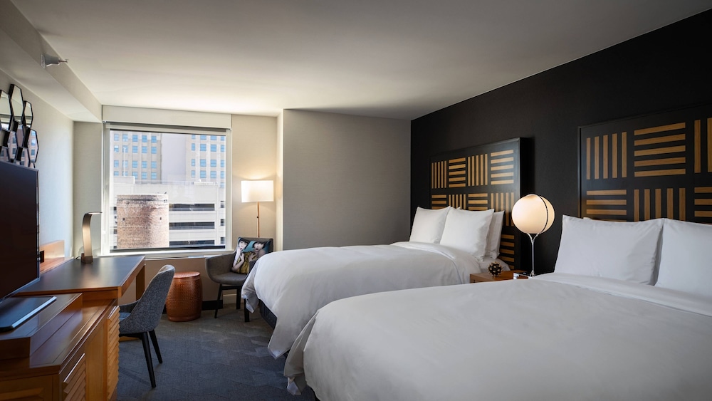 Standard Room, 2 Double Beds (Mobility Accessible, Roll-in Shower) - Photo 3
