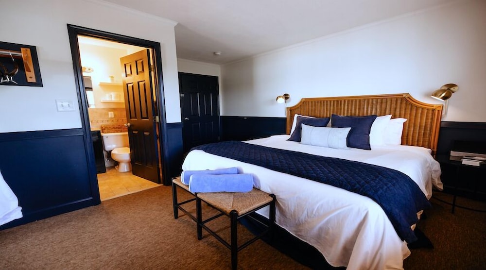 Waterfront Suite photo 2