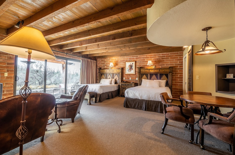 Room (Road Runner Ridge Casita with 2 Queen)