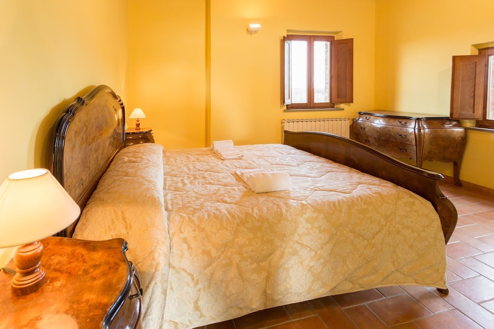 Superior Apartment, 4 Bedrooms, Kitchenette, Vineyard View photo 2