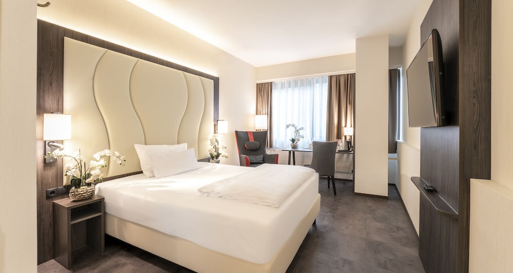 Standard Room, 1 Queen Bed