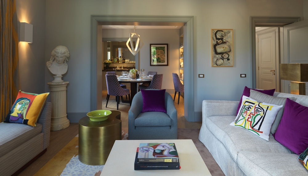 Suite, Terrace (Picasso)