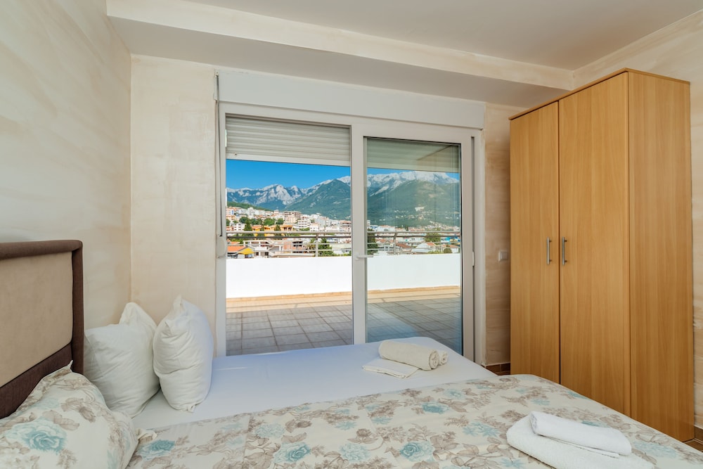 Panoramic Apartment, 3 Bedrooms, Sea View