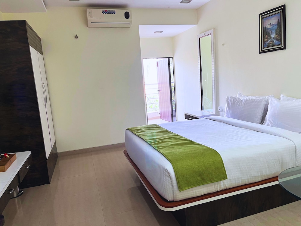 Deluxe Pool and Hill View with Balcony photo 1