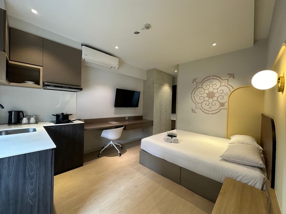 Premium Studio, 1 Queen Bed photo 1