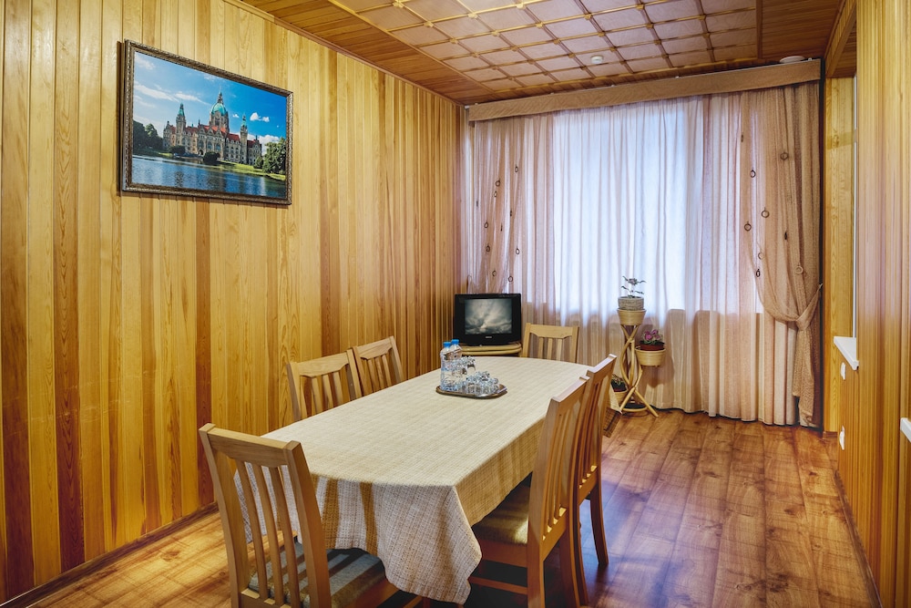 Suite, Jetted Tub