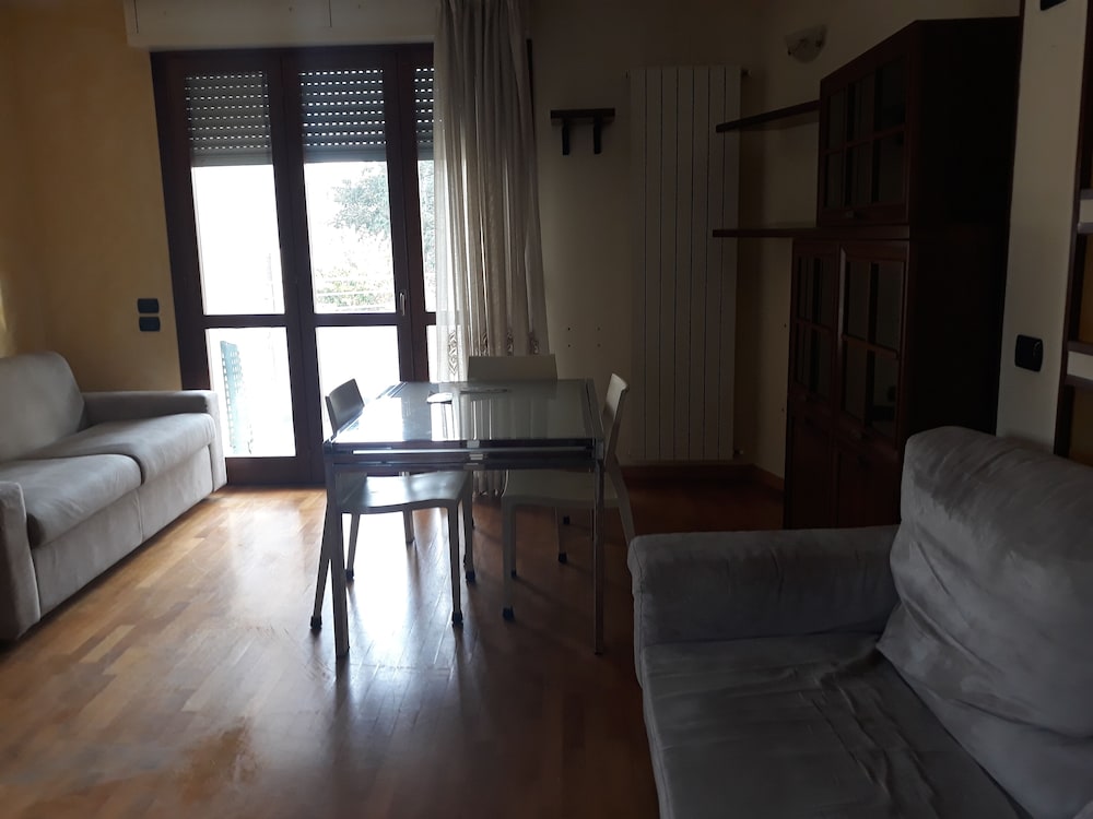 Single Room, Shared Bathroom photo 2