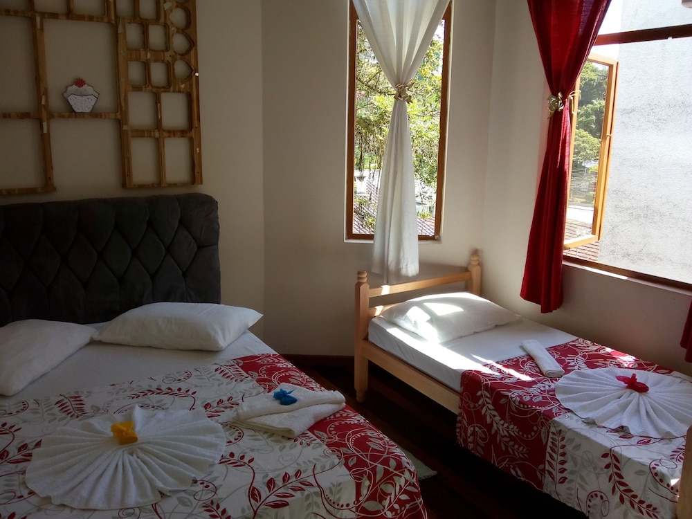 Standard Quadruple Room, Accessible photo 2