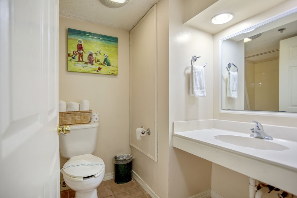 Suite, 1 Bedroom, Balcony, Pool View, Jetted Tub, Non Smoking - Photo 3