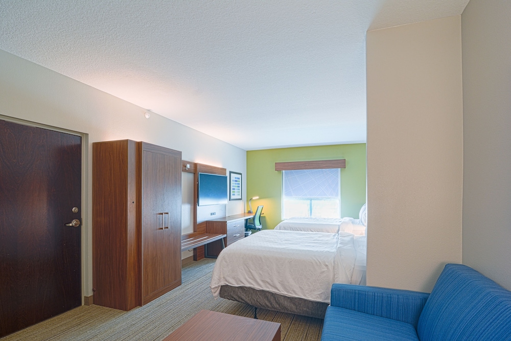 Suite, 2 Queen Beds (Additional Living Area) - Photo 3