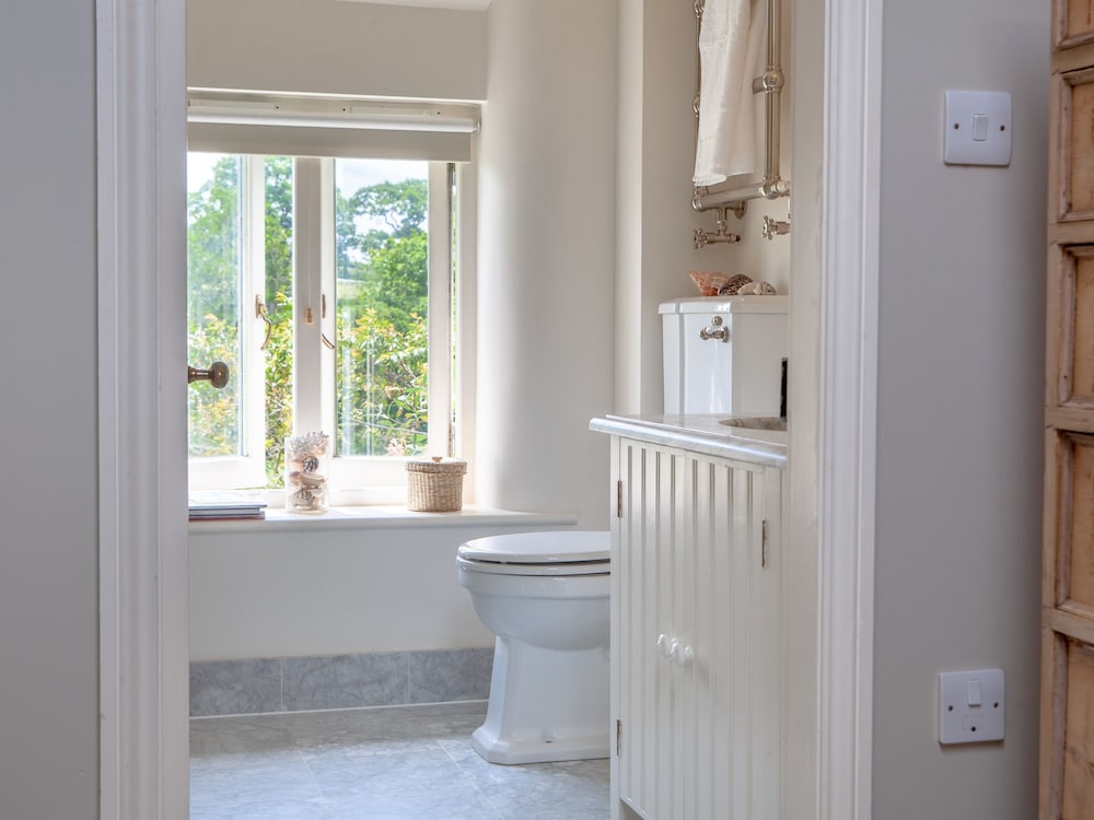 Twin Room, Private Bathroom (Pink Room) photo 3