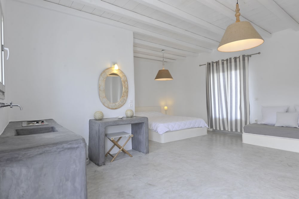 Family Room (Superior) - Photo 4