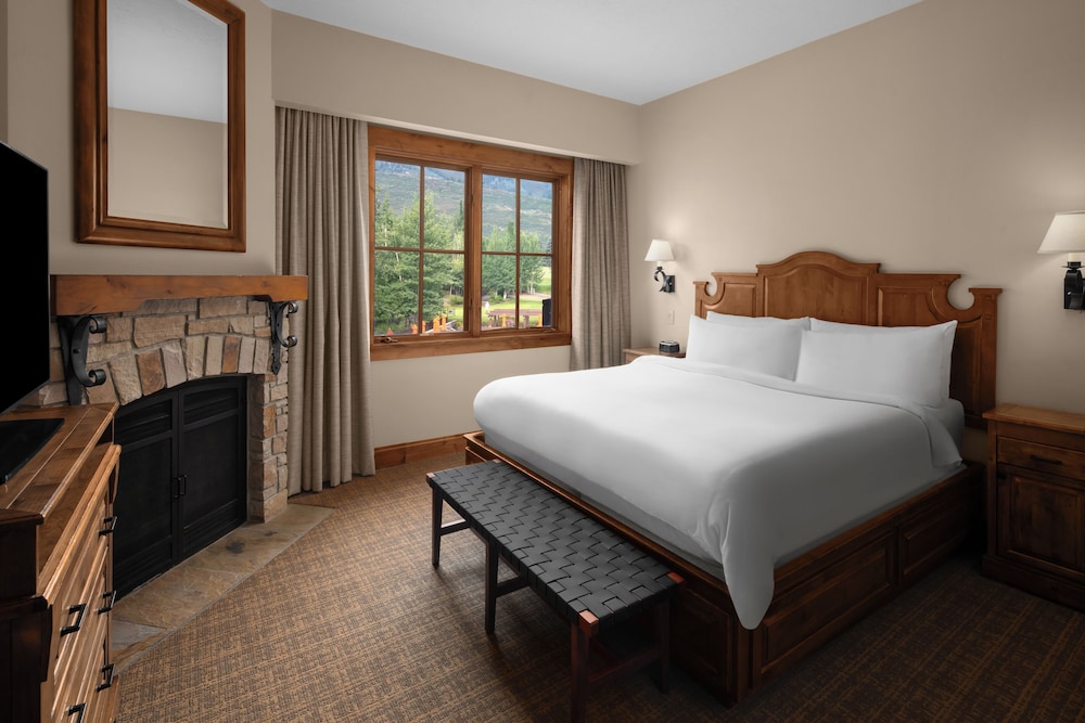 Suite, 2 Bedrooms, Balcony, Golf View - Photo 2