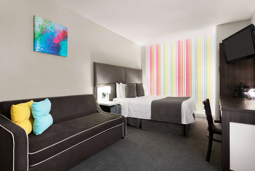 Room, 1 Queen Bed with Sofa bed, Non Smoking photo 1