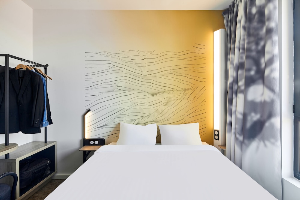 Double Room, Non Smoking - Photo 5