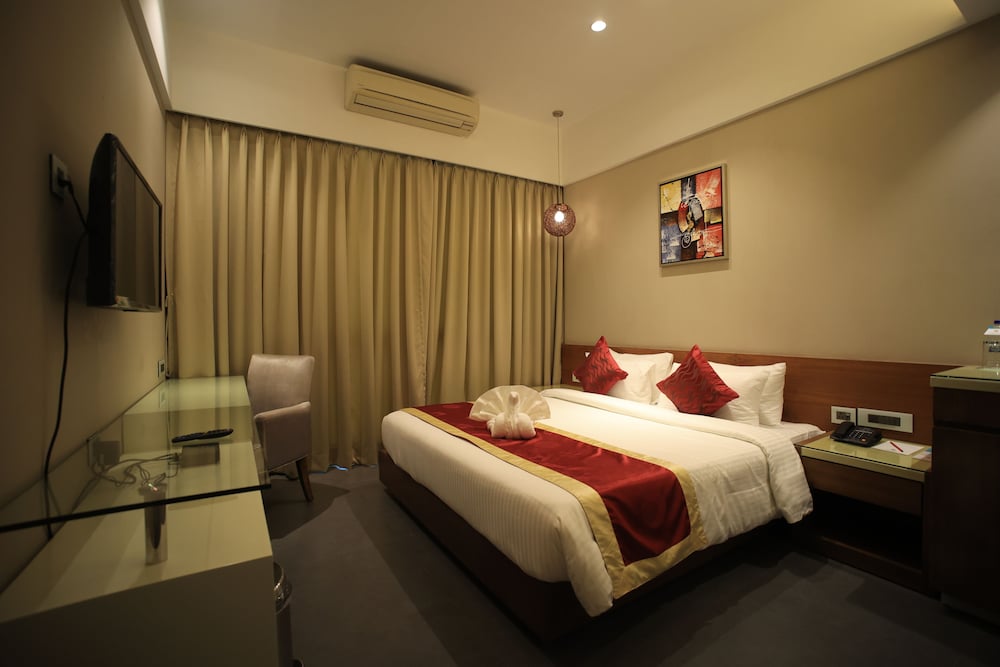 Deluxe Double Room - Photo 10