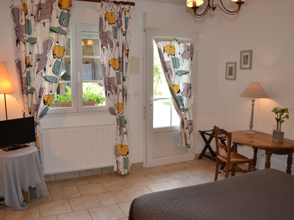 Double or Twin Room, Private Bathroom, Garden View photo 2