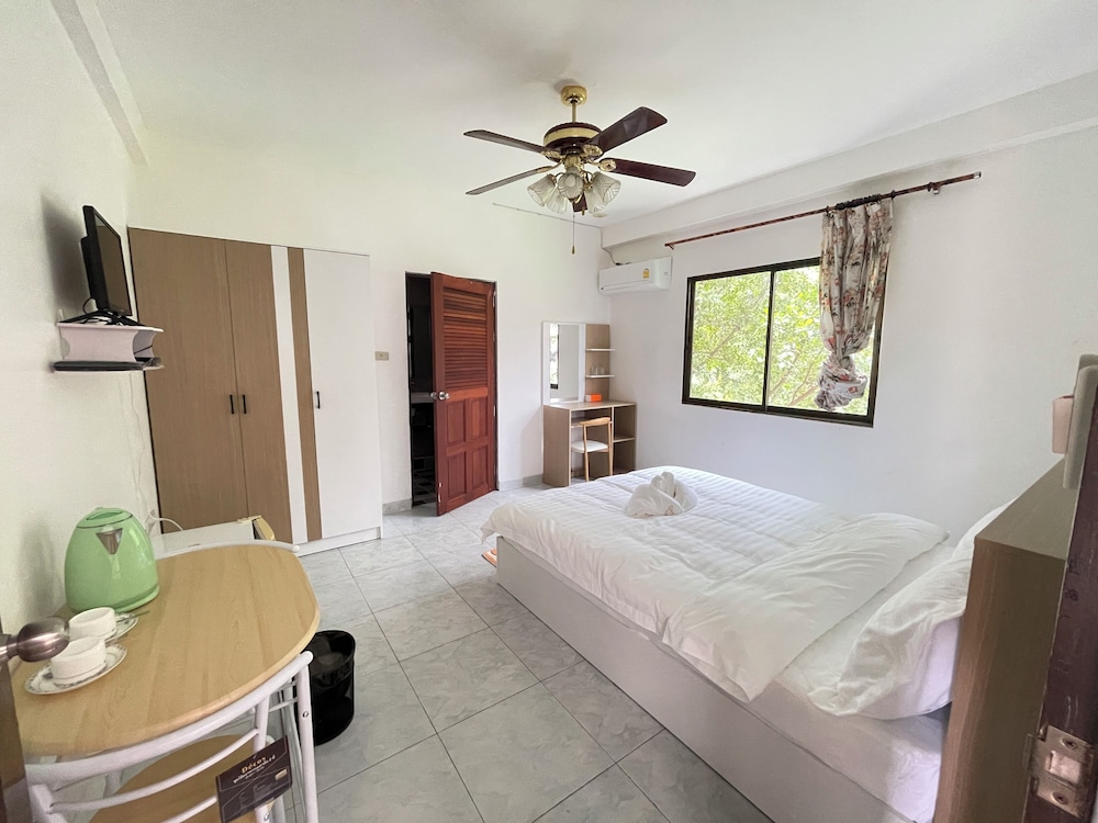 Economy Double Room, Lanai, Courtyard View