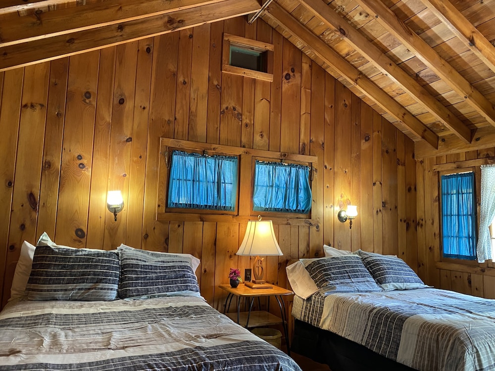 Motel Cottage, 2 Double Beds photo 2