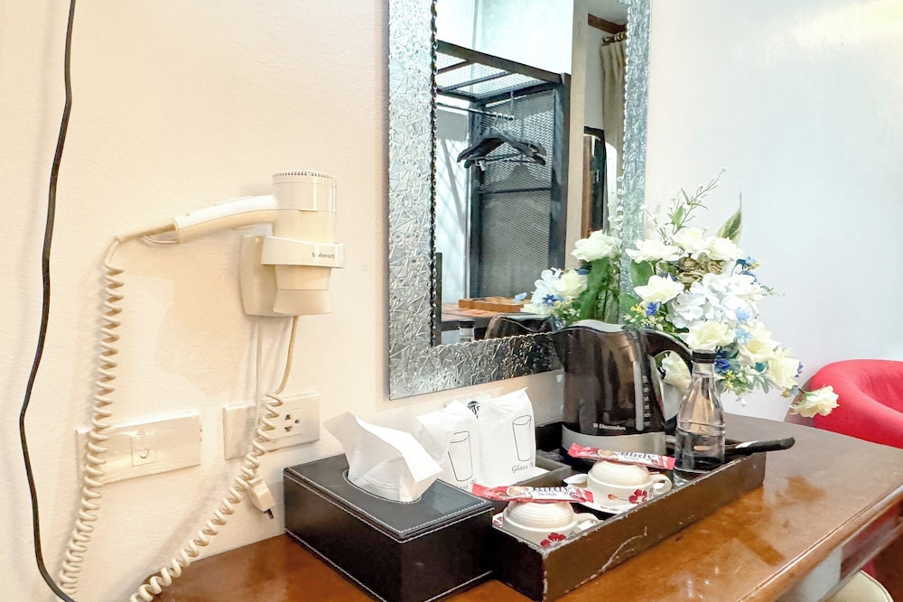 Standard King Room - Photo 4