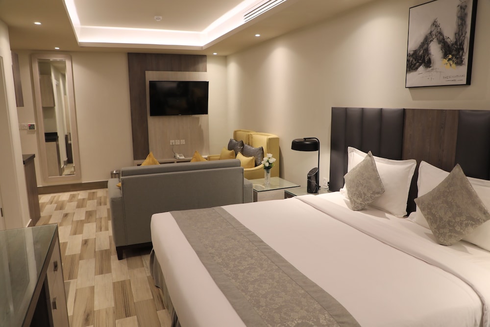 Junior Suite, 1 King Bed photo 1