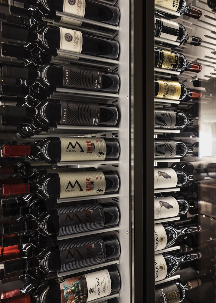 Executive Suite (one)