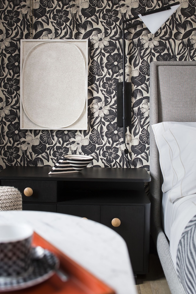 Junior Suite, 1 King Bed, City View