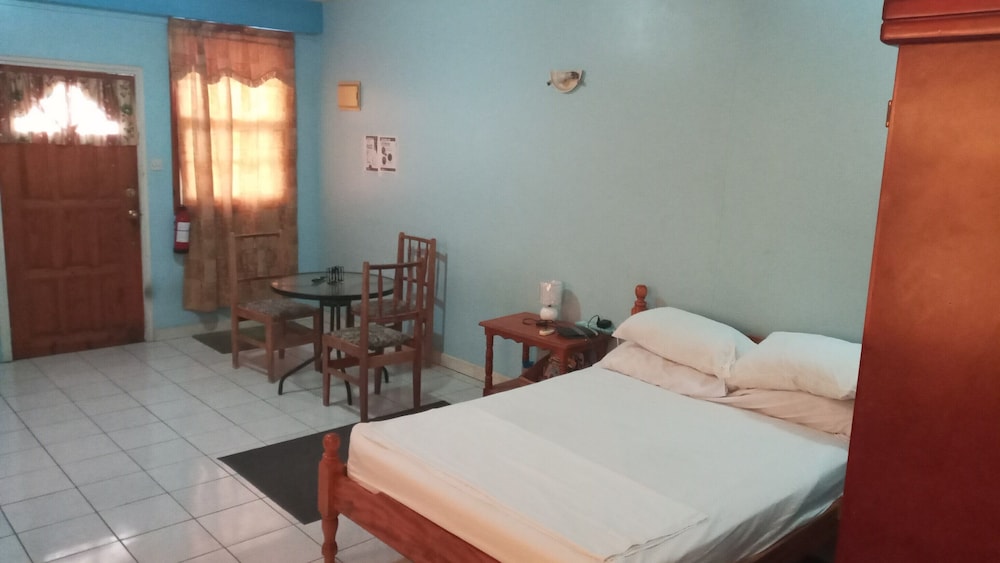 Traditional Studio Suite, 2 Double Beds, Mountain View photo 2