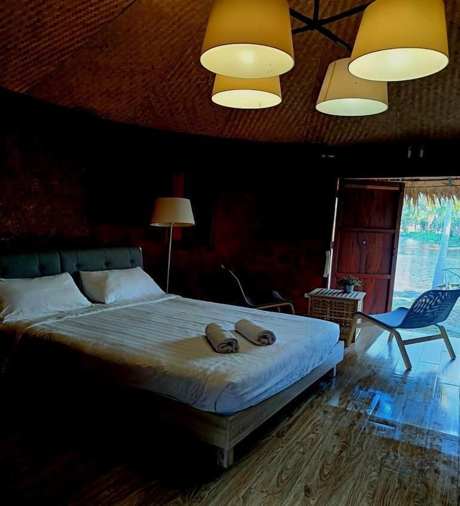 Superior Double Room, 1 Queen Bed, Lake View
