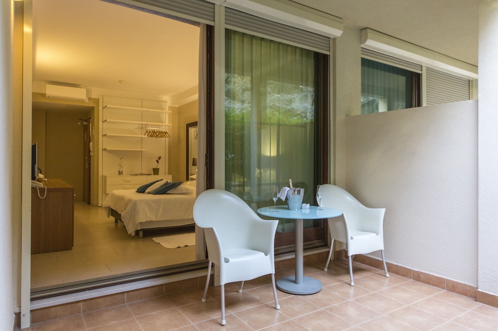 Basic Double Room, Terrace, Ground Floor - Photo 3