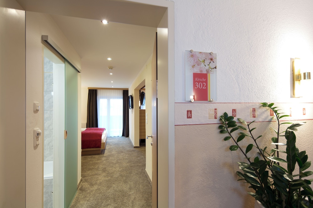 Suite, Lake View photo 3