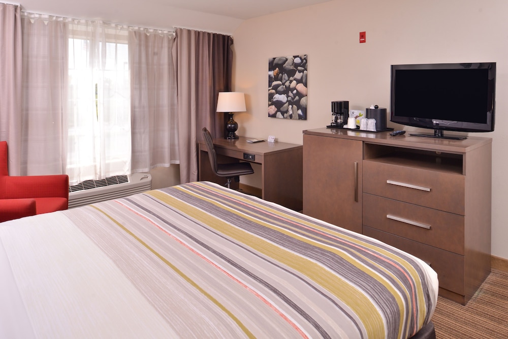 Room, 1 King Bed, Accessible, Bathtub - Photo 3