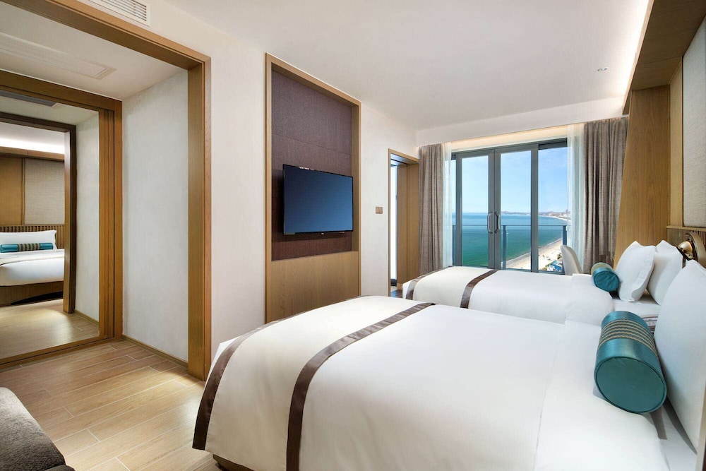Deluxe Room, 2 Twin Beds, Smoking, Sea View photo 1