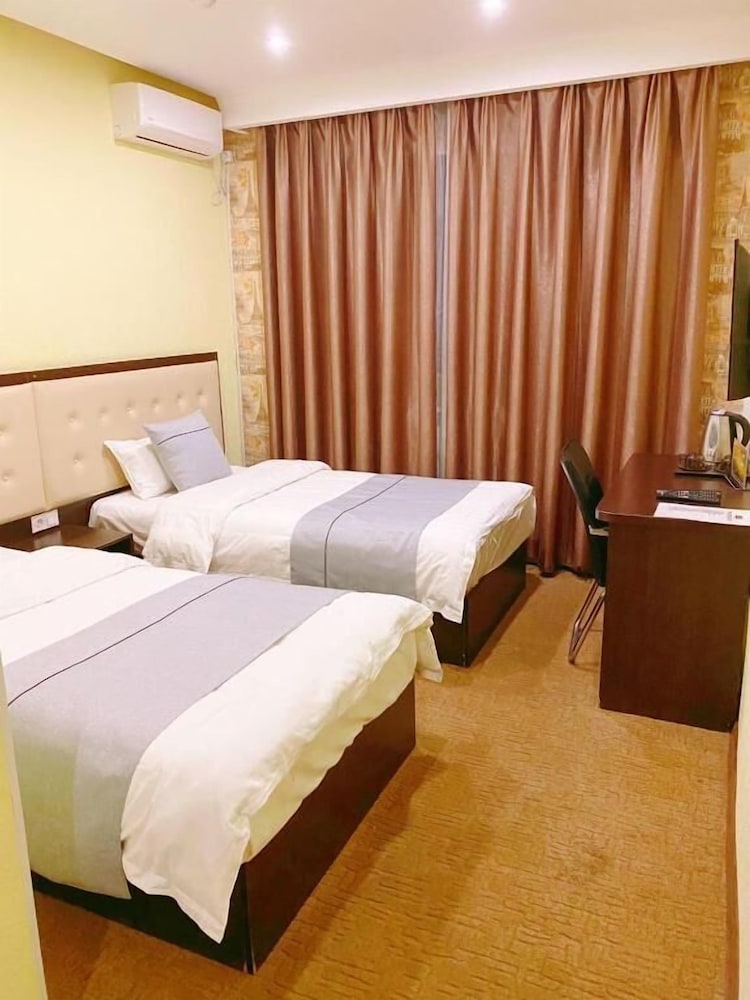 Economy Twin Room, No Windows