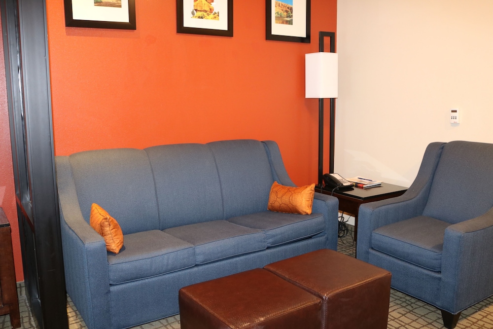 Suite, Multiple Beds, Non Smoking photo 2